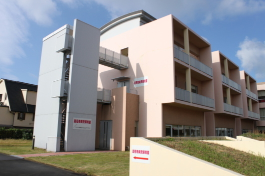 病児保育室外観（高石市立診療センター2階）