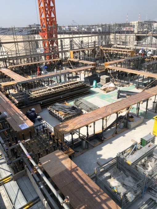 施設建築物免震層装置設置工事(平成30年3月)