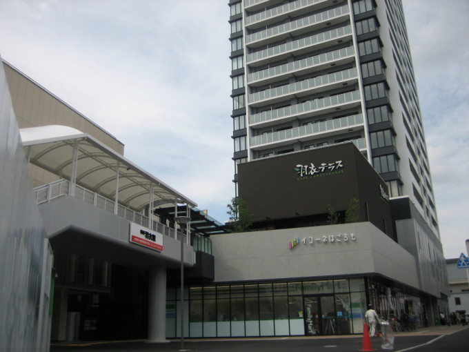再開発ビル完成（南海羽衣駅より）