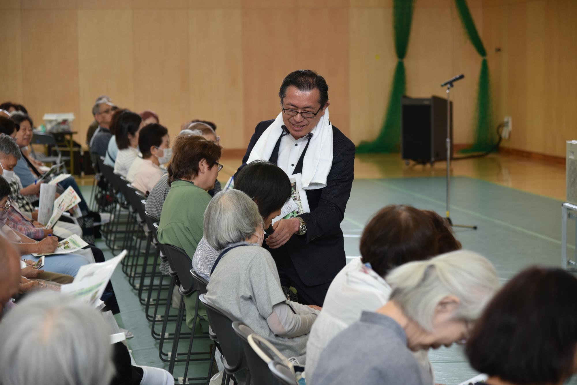 飯島勝矢氏による講演