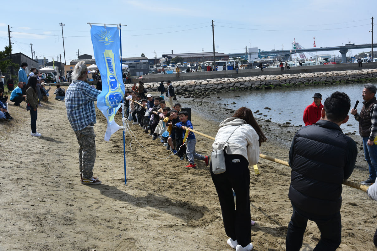 砂浜綱引き